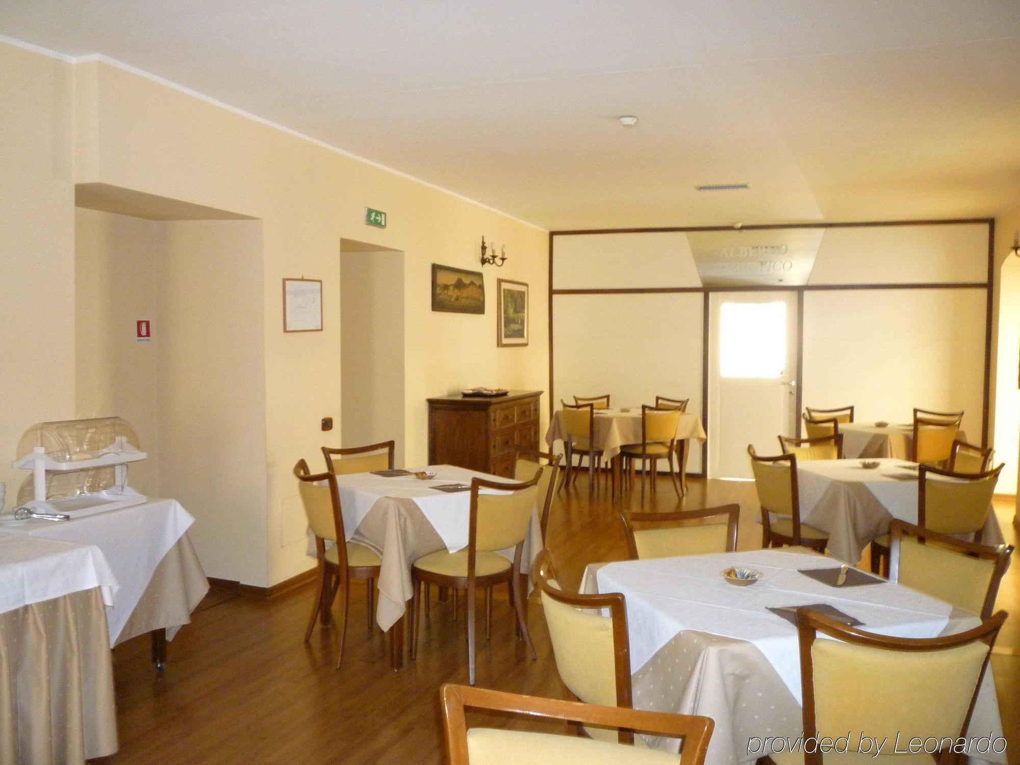 Hotel Sebino Сарнико Ресторан фото