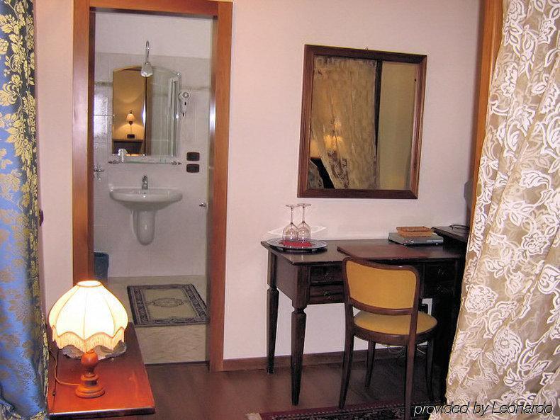 Hotel Sebino Сарнико Номер фото
