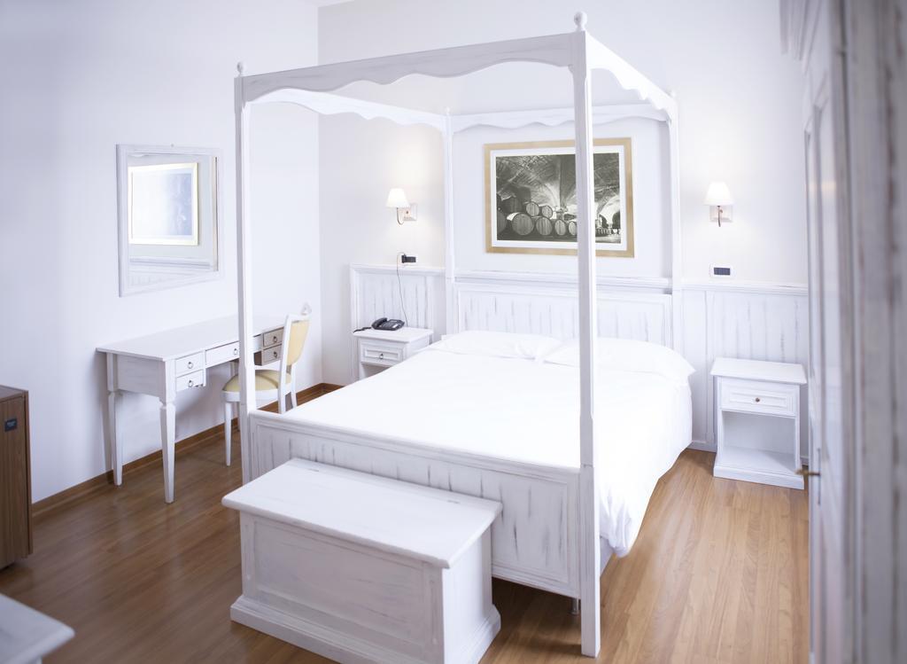 Hotel Sebino Сарнико Экстерьер фото
