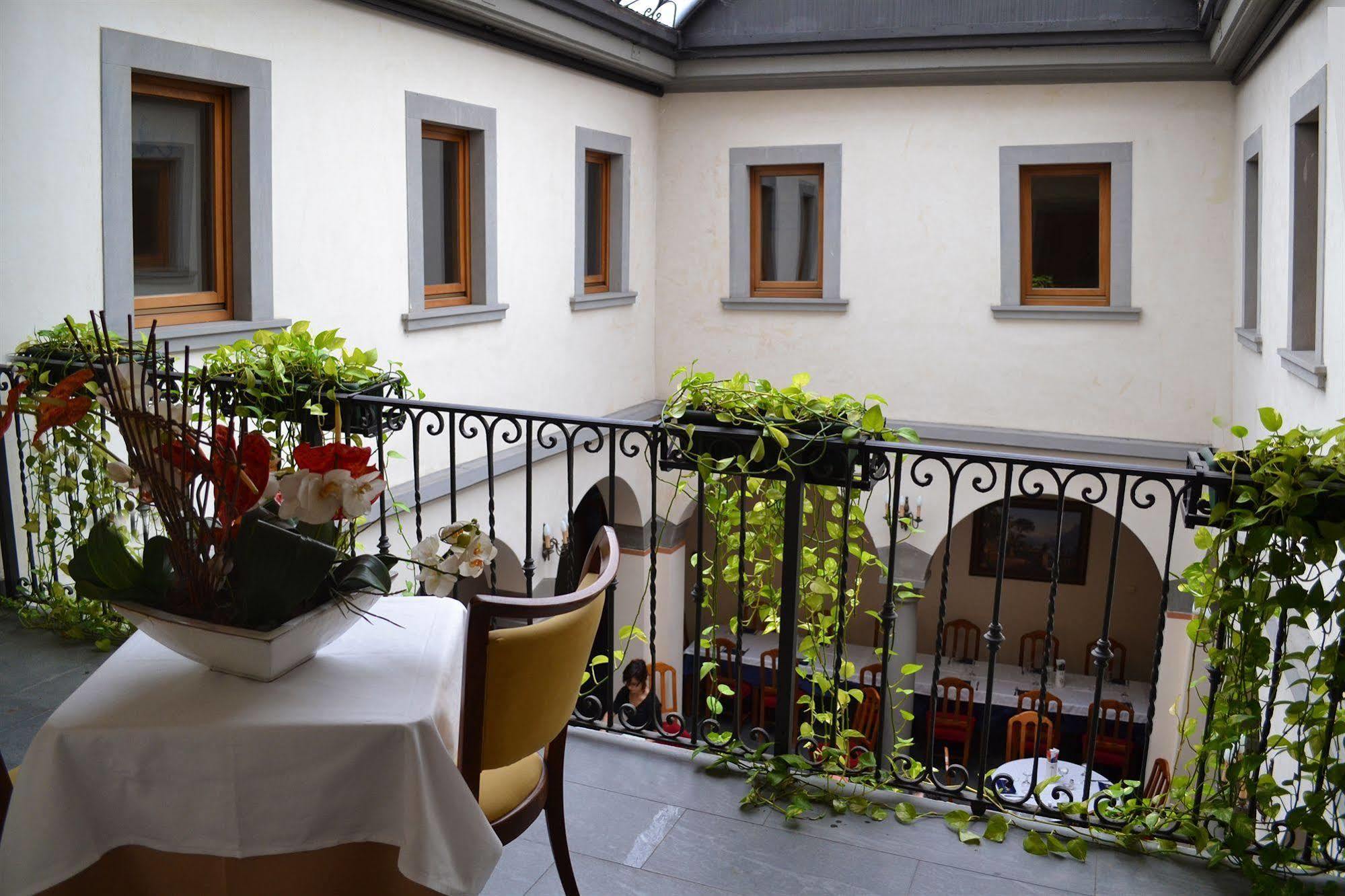 Hotel Sebino Сарнико Экстерьер фото
