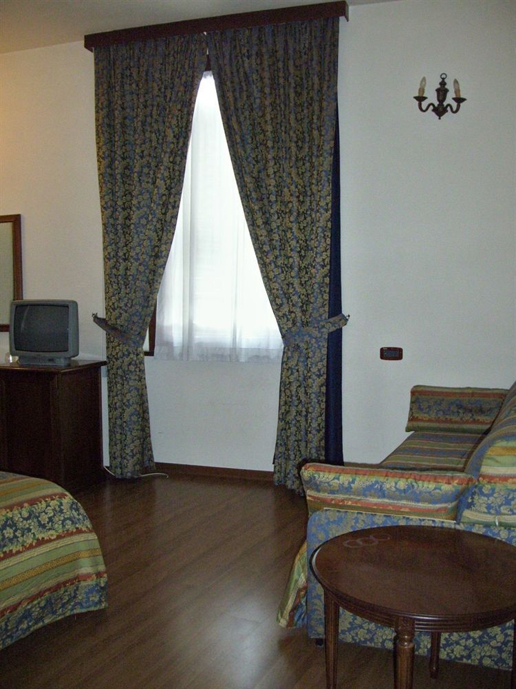 Hotel Sebino Сарнико Экстерьер фото